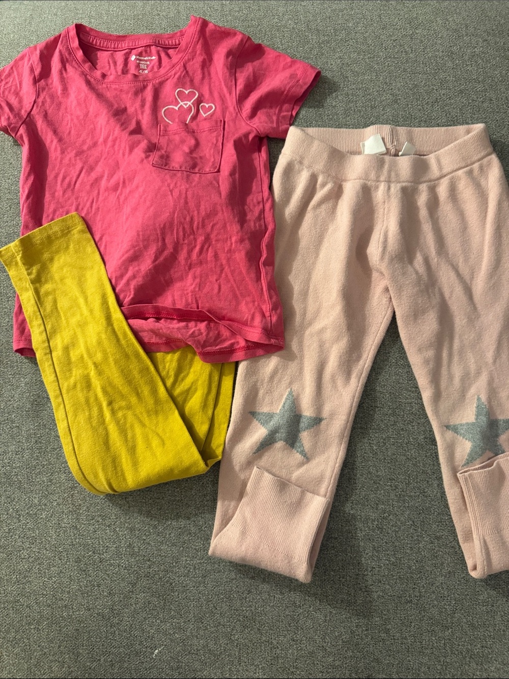 5/$15- Girl’s bundle size XS